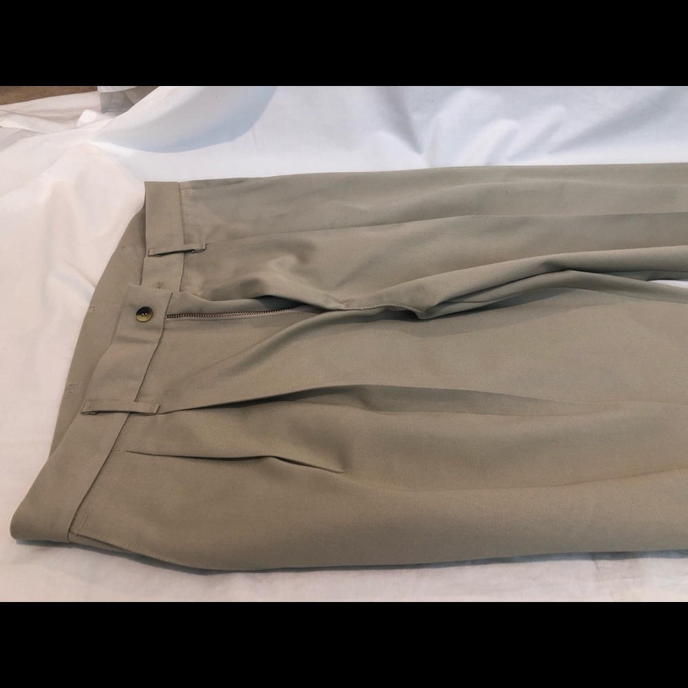 Men’s Khaki Dress Pants (pre owned)